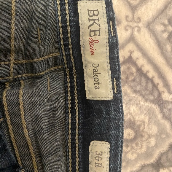 Women’s BKE Jeans (36R) - Picture 4 of 4